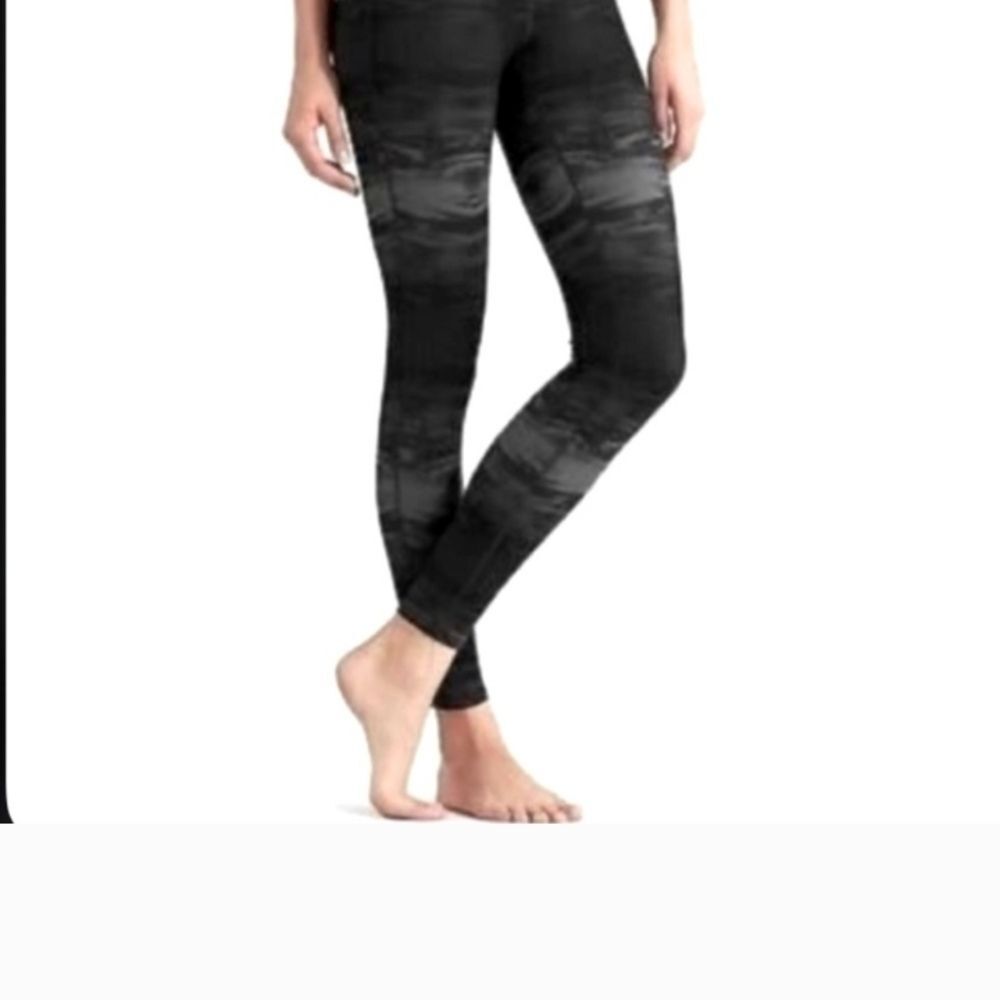 Women's Black Tie-Dye Leggings - Picture 16 of 16